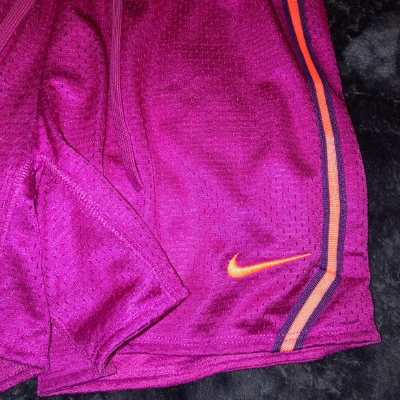 Nike running shorts - Picture 2 of 3